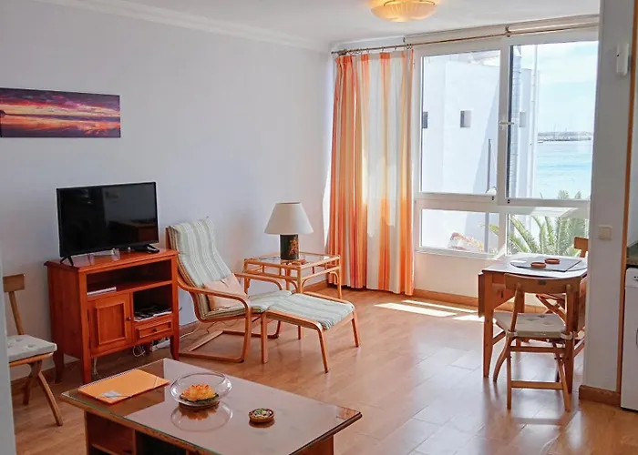 Sounds Of The Sea Apartment