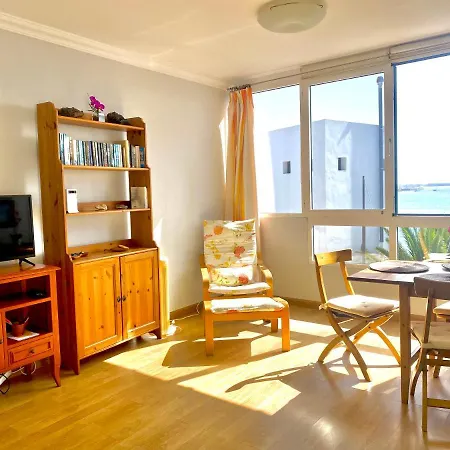 Sounds Of The Sea Apartment