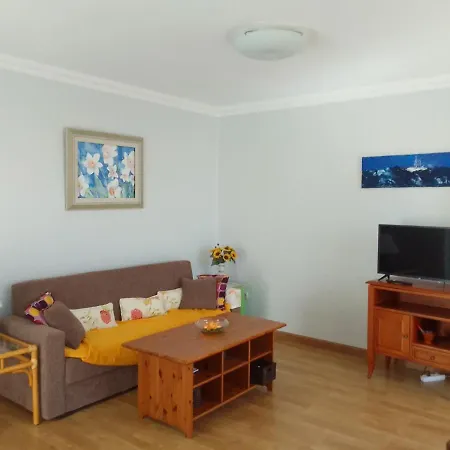 Sounds Of The Sea Apartment