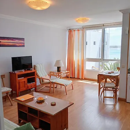 Sounds Of The Sea Apartment